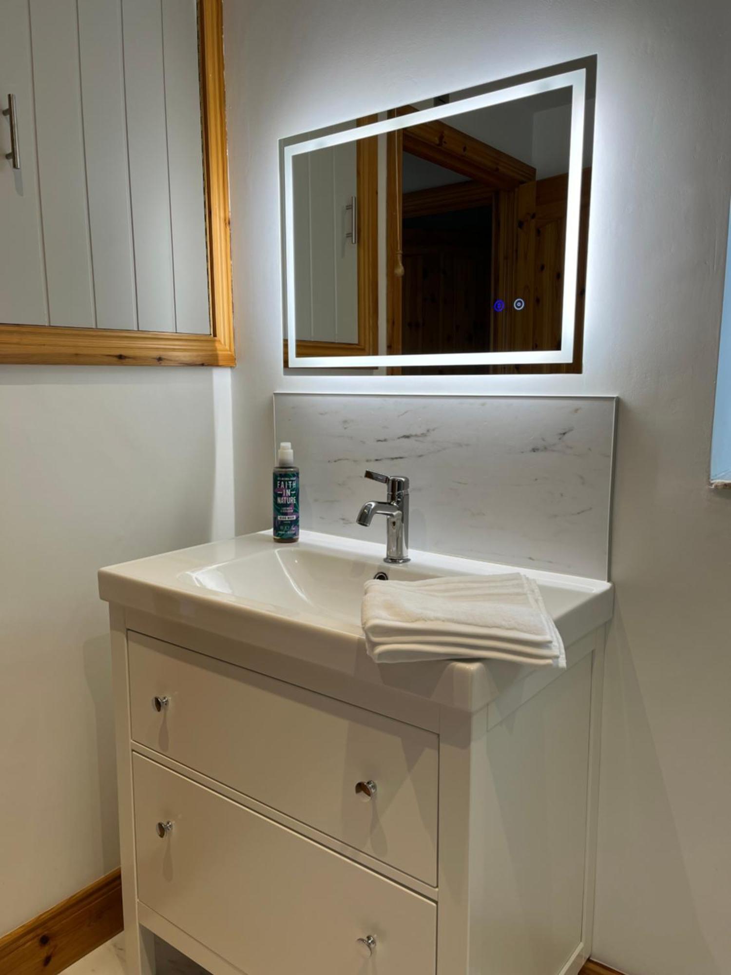 The Cottage At Ashbrook - Charming Country Cottage Near Belfast Esterno foto